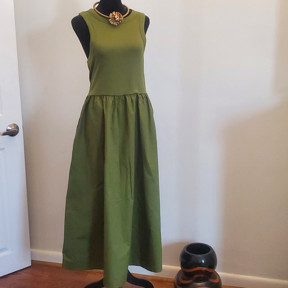 Old Navy Olive Sleeveless Maxi Dress